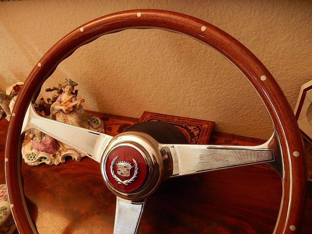 8 Cadillac Steering Wheel
